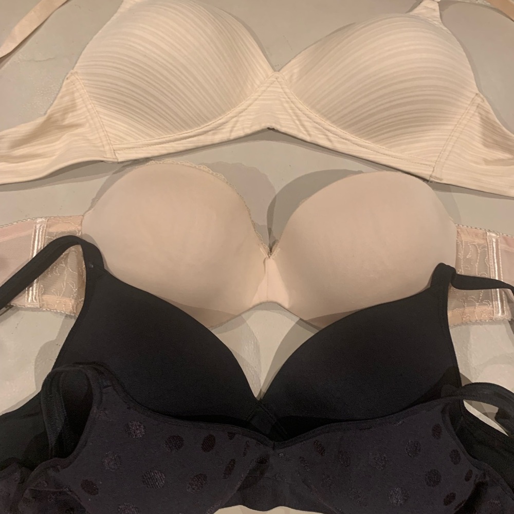 Bras - Picture 3 of 5